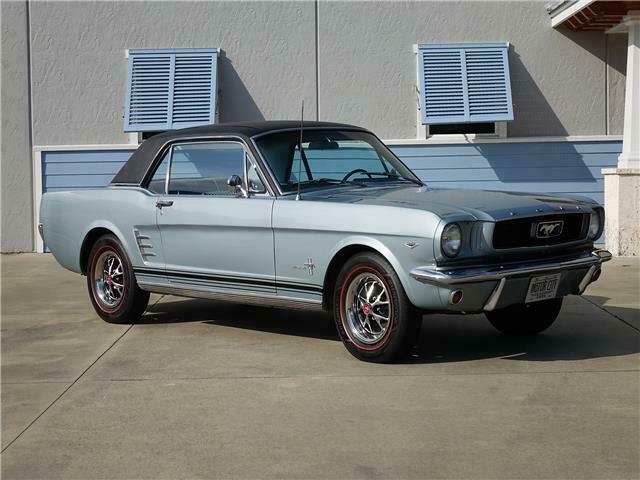 Ford Mustang 1966 image number 22