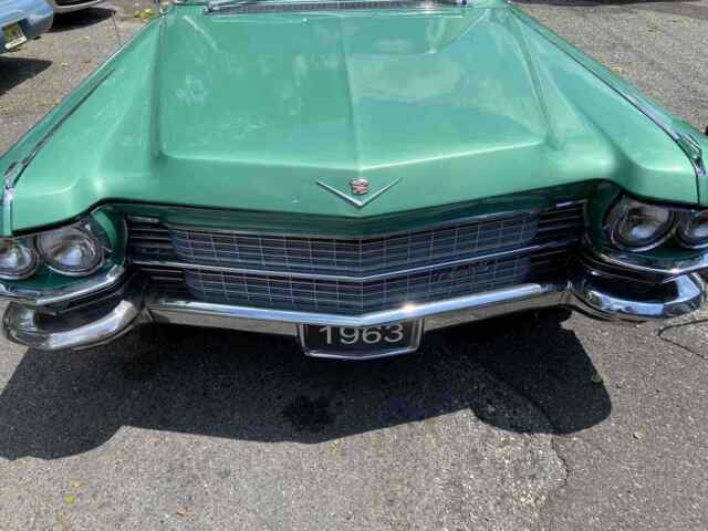 Cadillac DeVille Convertible 1963 image number 1