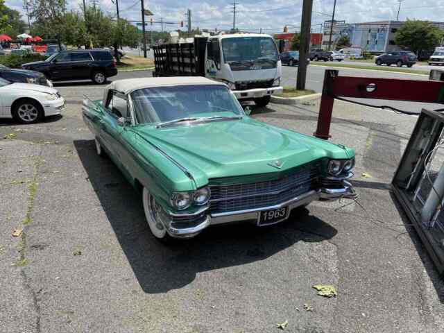 Cadillac DeVille Convertible 1963 image number 12