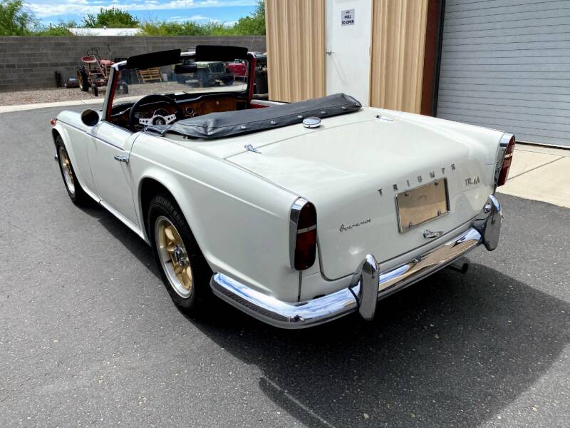 Triumph TR4A 1966 image number 2