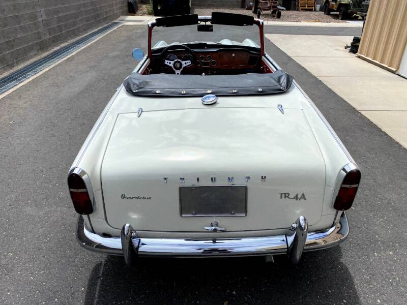 Triumph TR4A 1966 image number 27