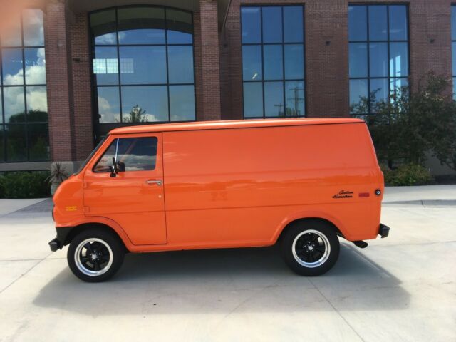 Ford E-Series Van 1974 image number 0