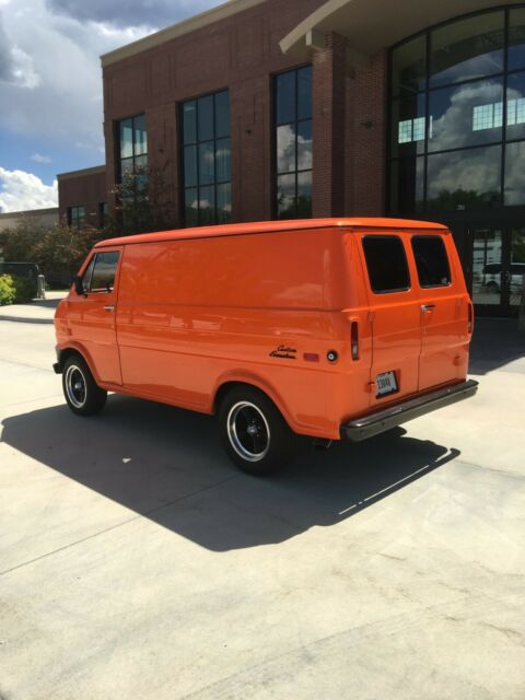 Ford E-Series Van 1974 image number 1