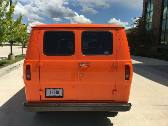 Ford E-Series Van 1974 image number 24