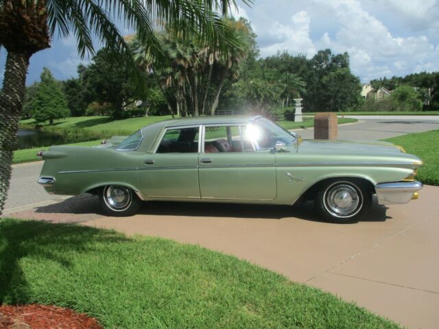 Chrysler Imperial 1960 image number 1