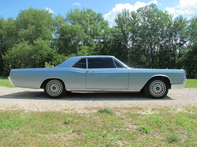 Lincoln Continental 1966 image number 0