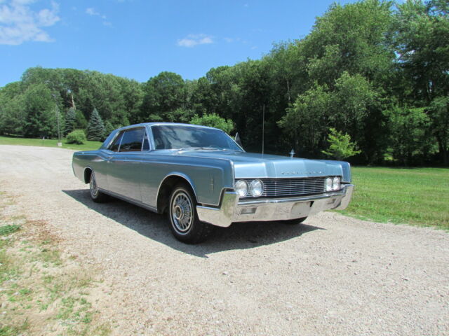 Lincoln Continental 1966 image number 1