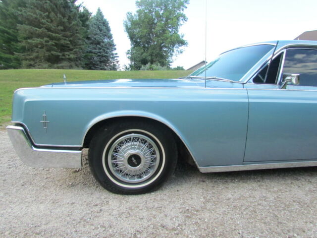 Lincoln Continental 1966 image number 10