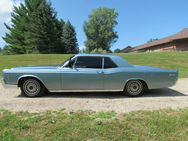 Lincoln Continental 1966 image number 28