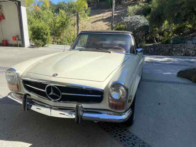 Mercedes-Benz 280 SL 1971 image number 0