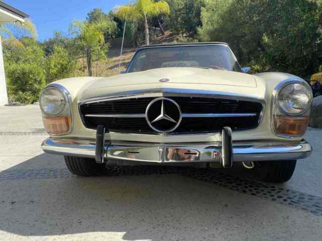 Mercedes-Benz 280 SL 1971 image number 1