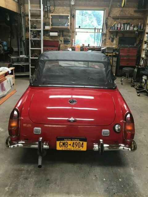 MG Midget 1971 image number 12