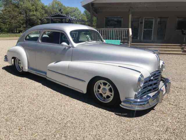 Pontiac Torpedo 1948 image number 0