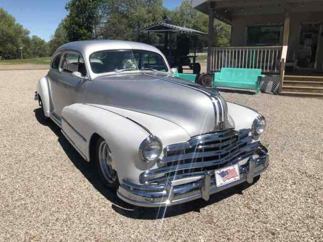 Pontiac Torpedo 1948 image number 2