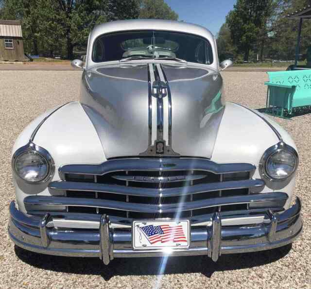 Pontiac Torpedo 1948 image number 7