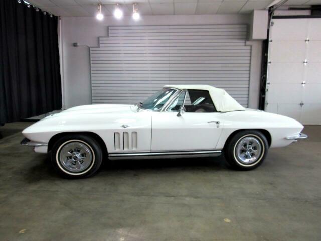 Chevrolet Corvette 1965 image number 13