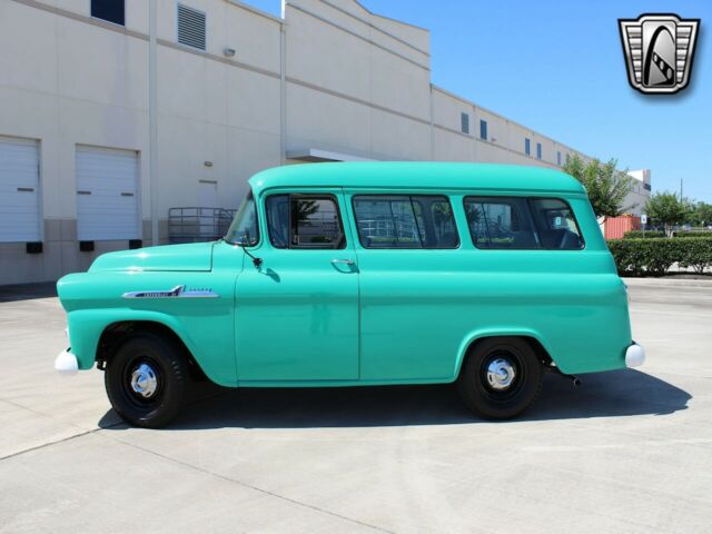 Chevrolet Suburban 1958 image number 3