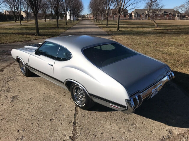 Oldsmobile Cutlass 1970 image number 4