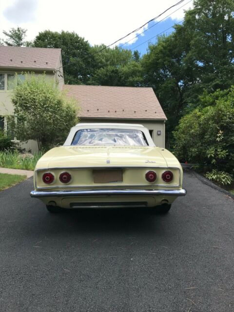 Chevrolet Corvair 1966 image number 30