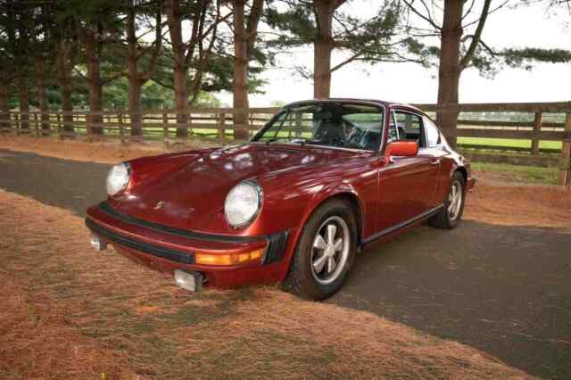 Porsche 911 S 1976 image number 2