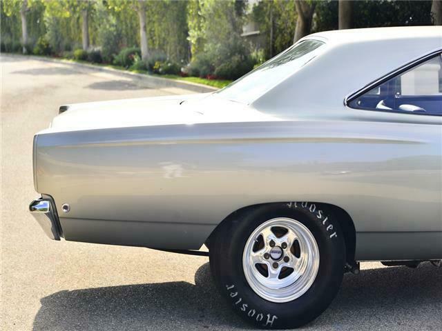 Plymouth Roadrunner J Code Hemi 1968 image number 9