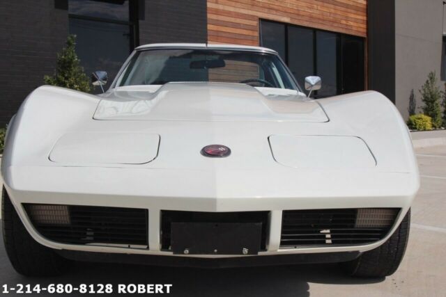 Chevrolet Corvette 1974 image number 2