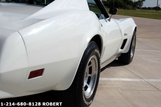 Chevrolet Corvette 1974 image number 9