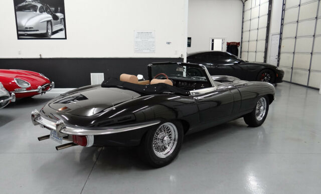 Jaguar E-Type 1969 image number 28