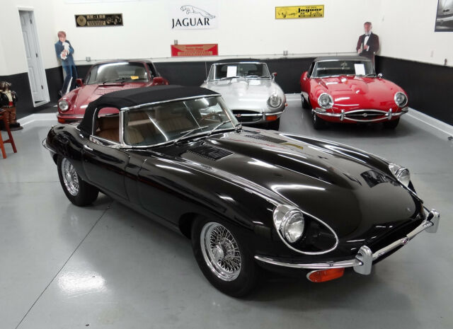 Jaguar E-Type 1969 image number 31