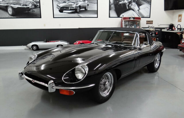 Jaguar E-Type 1969 image number 32