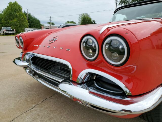 Chevrolet Corvette 1962 image number 0