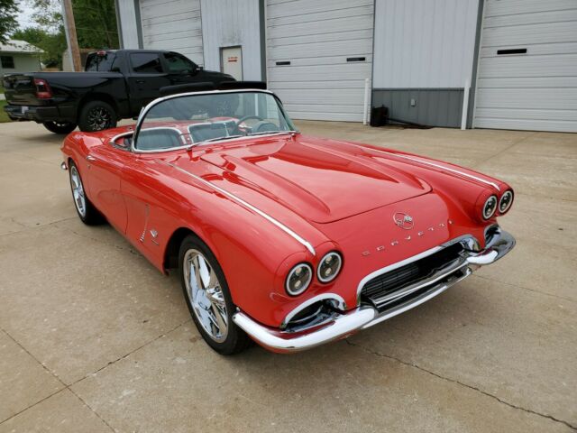 Chevrolet Corvette 1962 image number 12