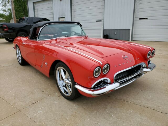 Chevrolet Corvette 1962 image number 2