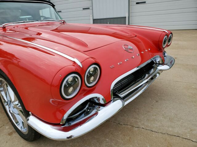 Chevrolet Corvette 1962 image number 28