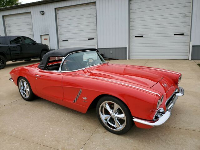 Chevrolet Corvette 1962 image number 30