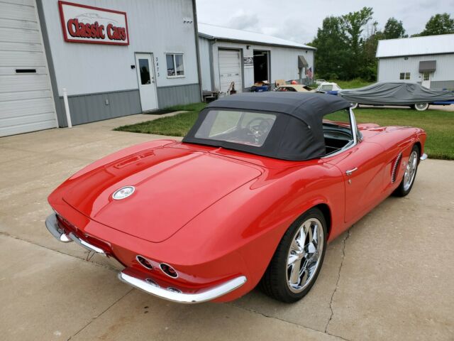 Chevrolet Corvette 1962 image number 31