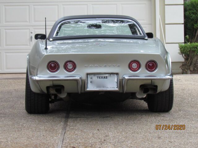 Chevrolet Corvette 1972 image number 27