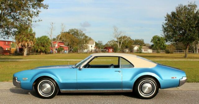 Oldsmobile Toronado 1967 image number 1