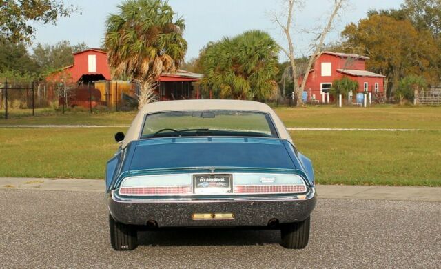 Oldsmobile Toronado 1967 image number 21