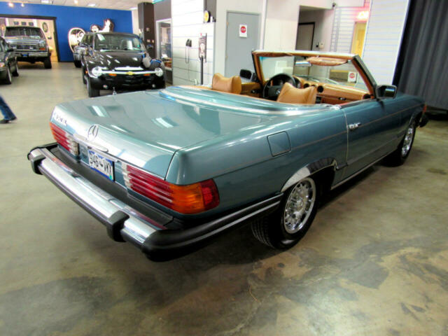 Mercedes-Benz SL-Class 1979 image number 23