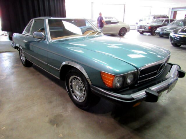 Mercedes-Benz SL-Class 1979 image number 38