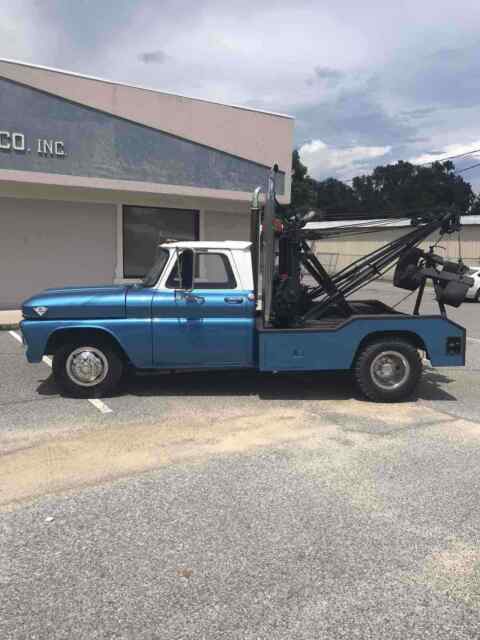 GMC tow truck 1965 image number 0