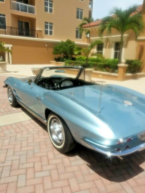 Chevrolet Corvette 1963 image number 17