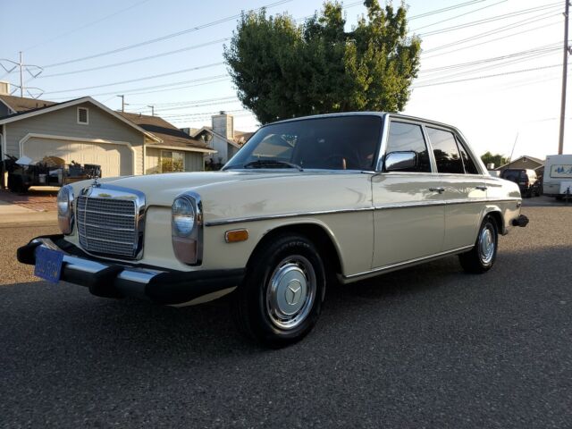 Mercedes-Benz 240D 1976 image number 1