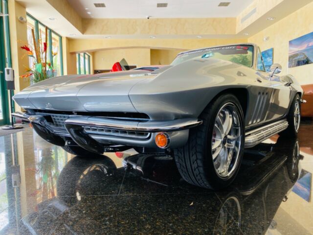 Chevrolet Corvette 1966 image number 10