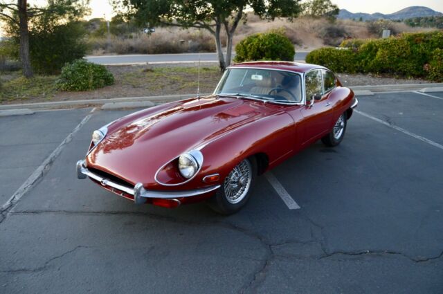 Jaguar E-Type 1967 image number 13