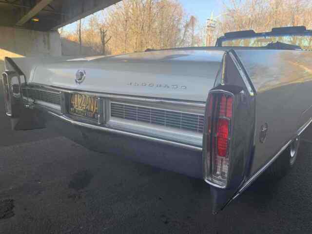 Cadillac Eldorado Convertible 1965 image number 21