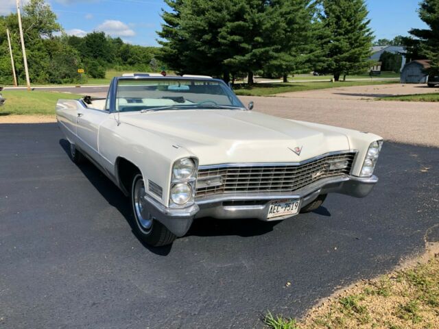 Cadillac DeVille 1967 image number 2