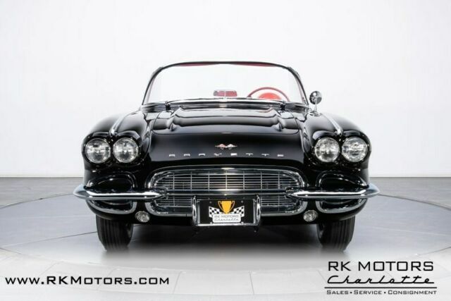 Chevrolet Corvette 1961 image number 17