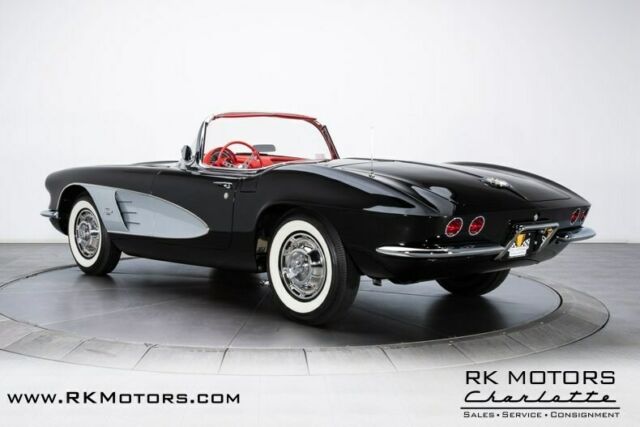 Chevrolet Corvette 1961 image number 34